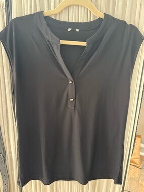 Black Sleeveless Henley Top - Classic Women’s Casual Shirt